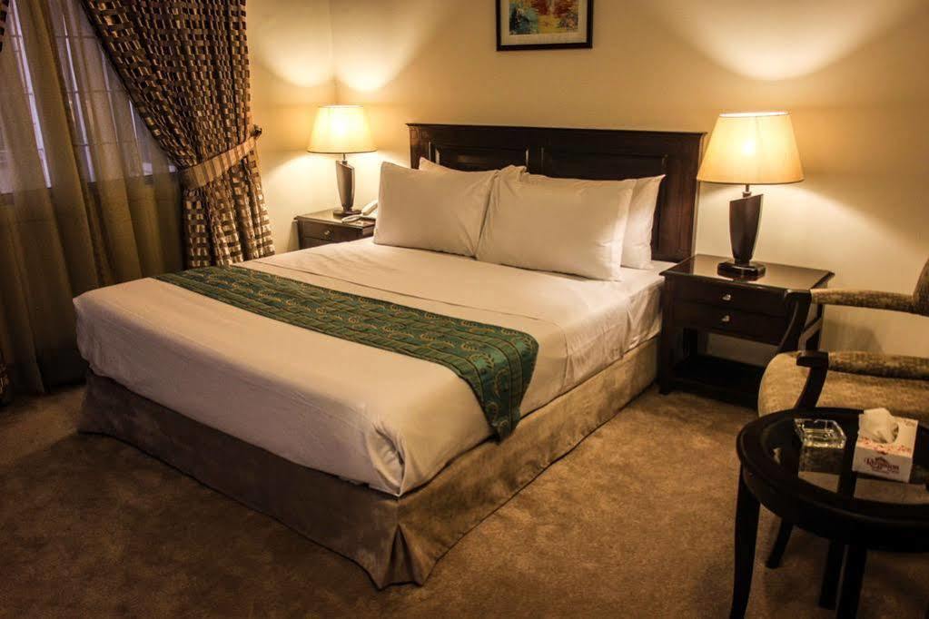 Royalton Hotel Rawalpindi Dış mekan fotoğraf